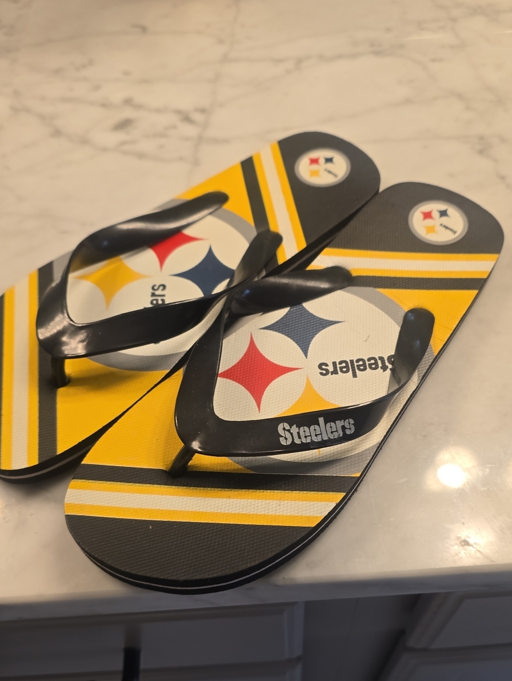 Pittsburgh Steelers Women's Yellow & Black Flip Flop Sandals